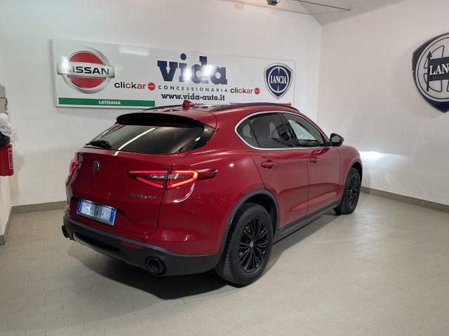 Usata Alfa Romeo Stelvio Super 210 CV (154 kW) 2018 Rosso / pastello SUV