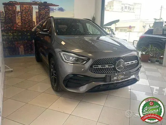 Usata Mercedes GLA200 Premium 150 CV (110 kW) 2022 Grigio SUV