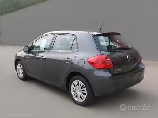 Second-hand Toyota Auris 126 CP (92 kW) 2009 Gri Hatchback