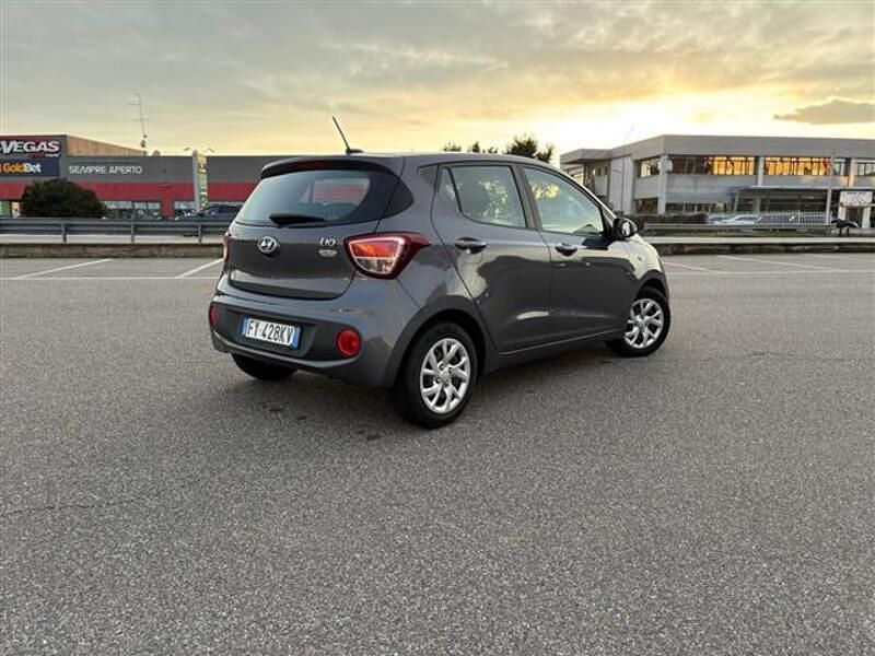 Usata Hyundai i10 67 CV (49 kW) 2020 Grigio scuro Utilitaria