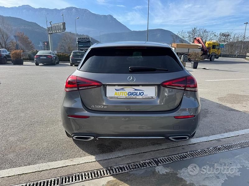 Usata Mercedes A180 115 CV (84 kW) 2021 Grigio Berlina