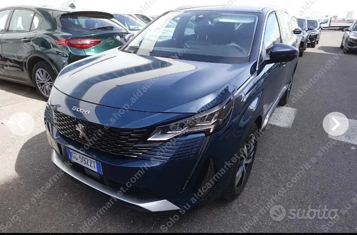 Usata Peugeot 5008 Allure 131 CV (96 kW) 2021 Blu SUV