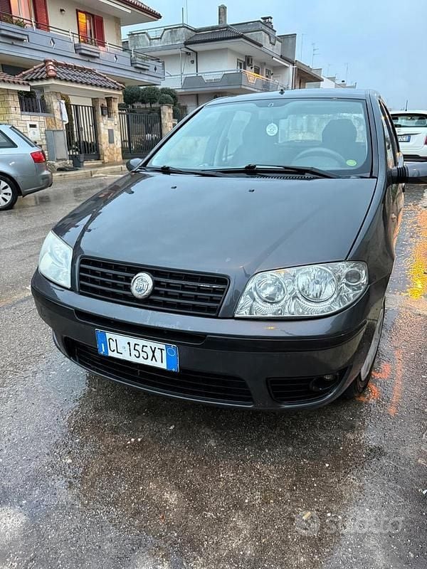 Usata Fiat Punto Dynamic 59 CV (43 kW) 2003 Nero Utilitaria