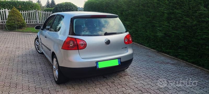 Usata VW Golf V 140 CV (102 kW) 2005 Grigio Utilitaria