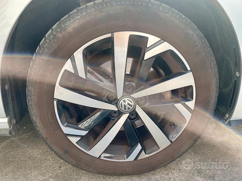 Usata VW Polo R-line 95 CV (69 kW) 2018 Grigio Utilitaria