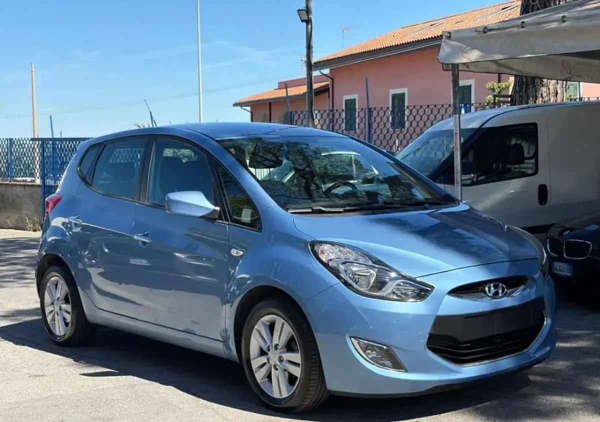 Usata Hyundai ix20 Comfort 116 CV (85 kW) 2013 Celeste Utilitaria