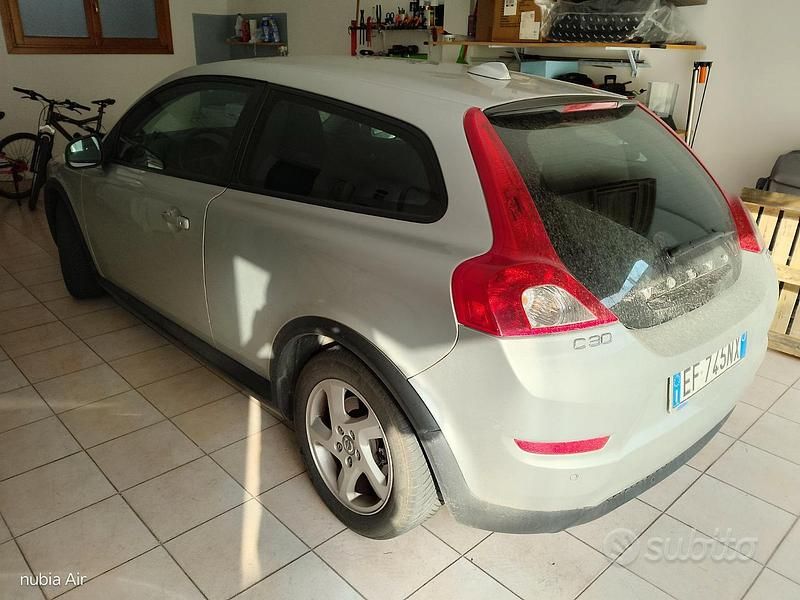 Usata Volvo C30 115 CV (84 kW) 2010 Grigio Utilitaria