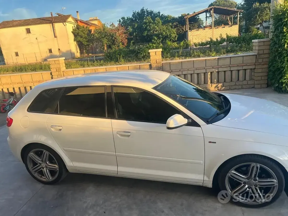 Usata Audi A3 Sportback Ambiente 170 CV (125 kW) 2011 Bianco Utilitaria
