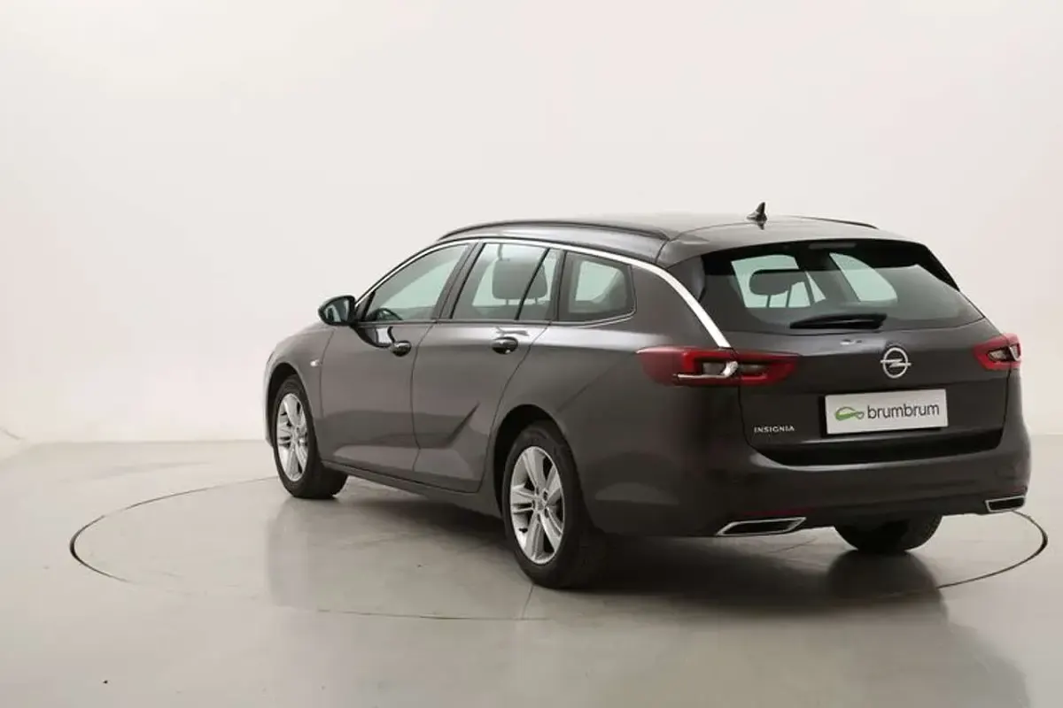 Usata Opel Insignia Business Elegance 174 CV (127 kW) 2021 Marrone Station wagon