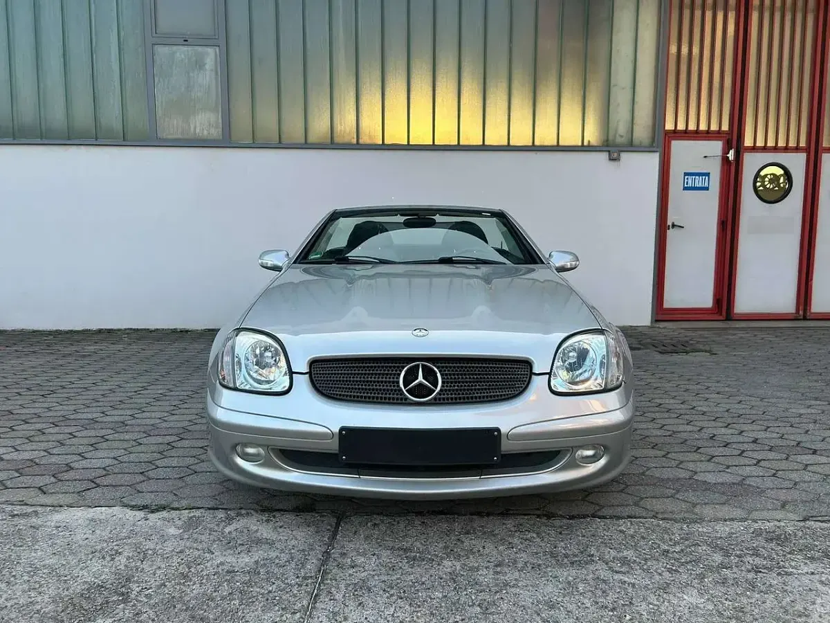 Usata Mercedes SLK200 163 CV (119 kW) 2003 Argento Cabrio
