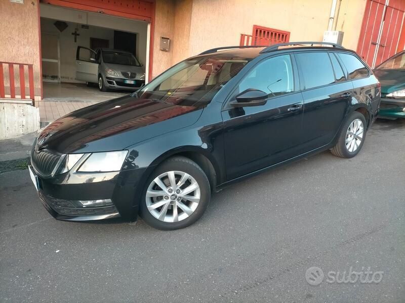 Usata Skoda Octavia Executive 116 CV (85 kW) 2019 Nero Station wagon