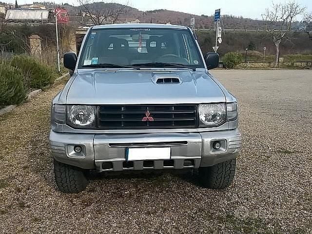 Usata Mitsubishi Pajero 116 CV (85 kW) 2004 Grigio SUV