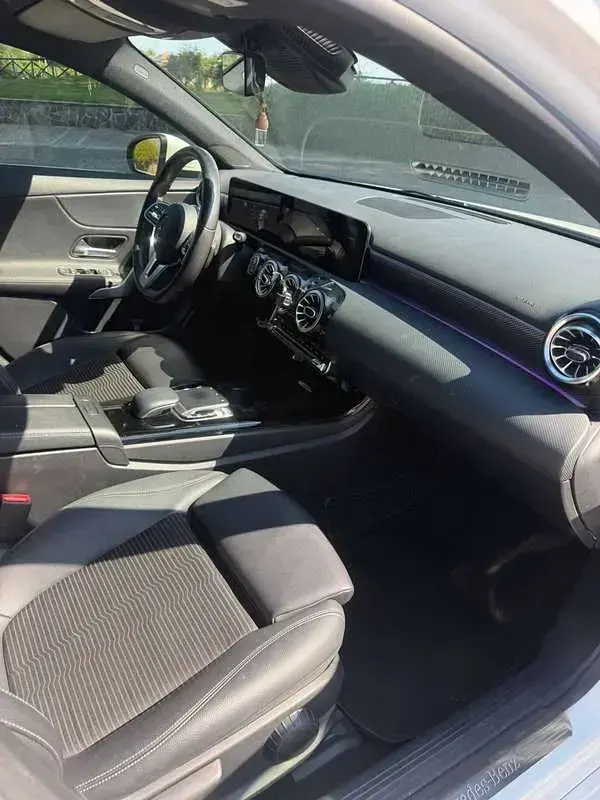 Usata Mercedes A180 Business 116 CV (85 kW) 2019 Bianco Berlina