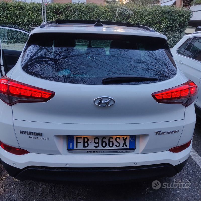 Bianco Usata 2015 Hyundai Tucson Xpossible SUV | 14.500 € (Cara) - Immagine 1/4