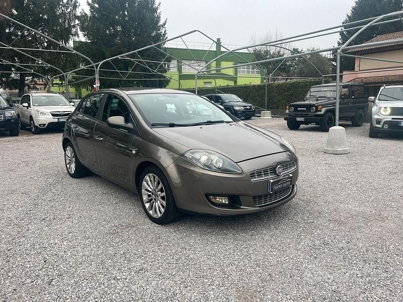 Usata Fiat Bravo Active 120 CV (88 kW) 2010 Marrone Utilitaria