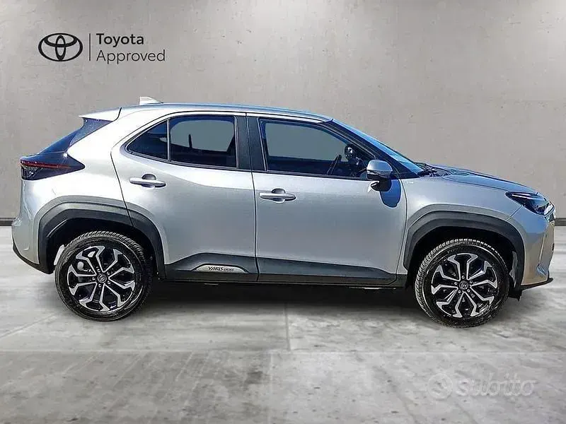 Usata Toyota Yaris Cross Trend 116 CV (85 kW) 2022 Grigio SUV
