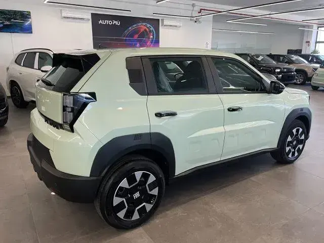 Nuova Fiat Grande Panda Icon 101 CV (74 kW) 2026 Grigio Utilitaria