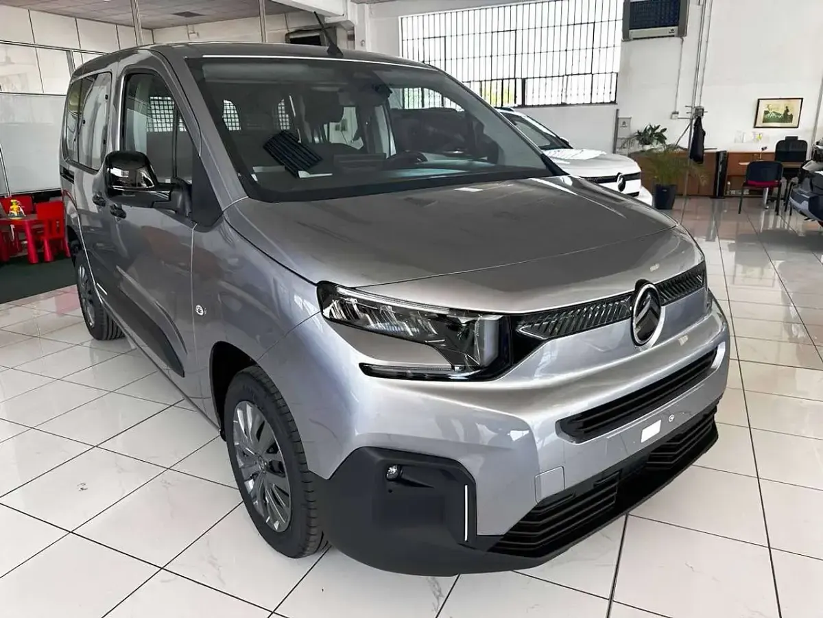 Nuova Citroën Berlingo 102 CV (75 kW) 2026 Steel grey Monovolume