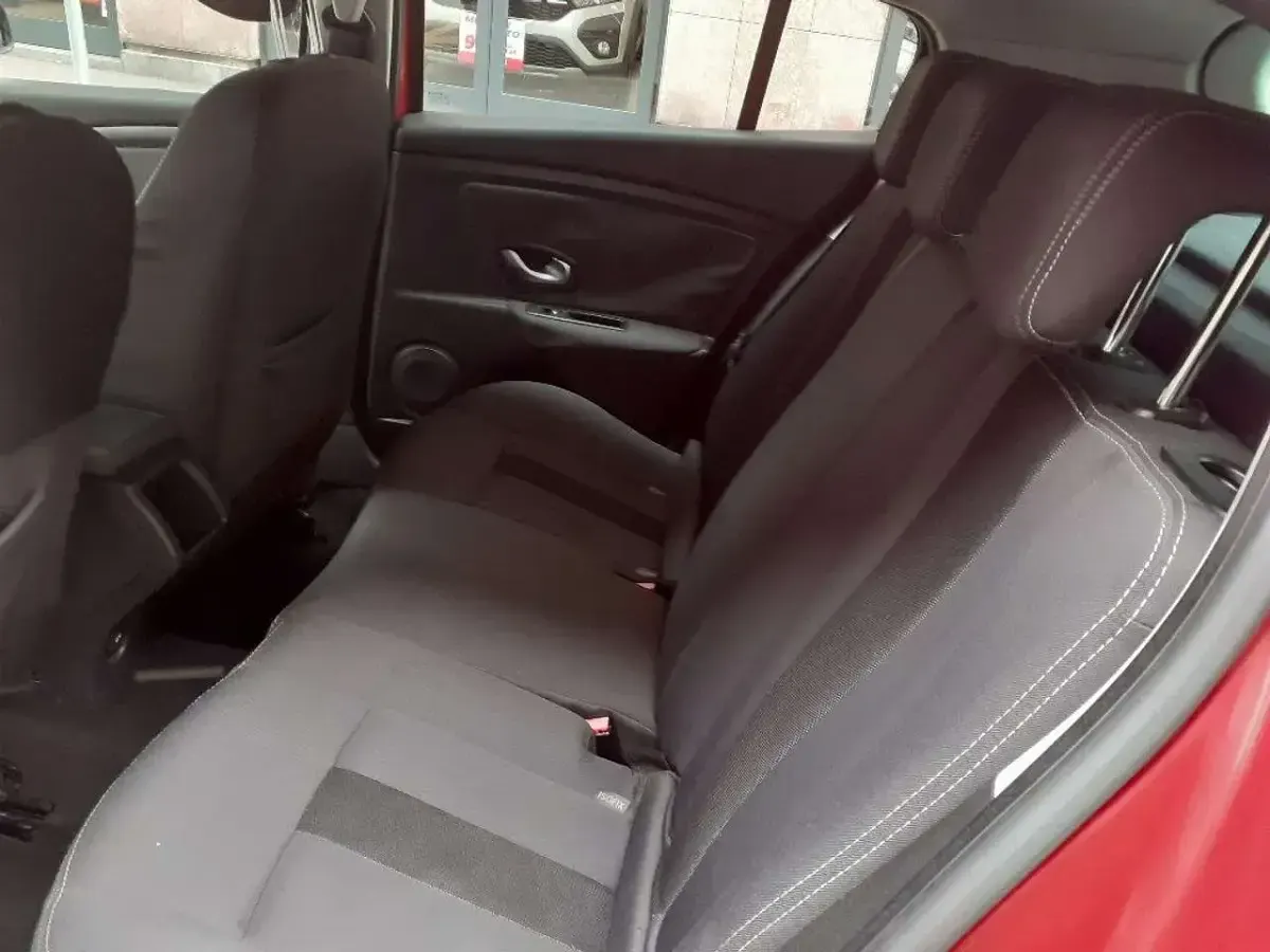Usata Renault Mégane Luxe 110 CV (80 kW) 2010 Bordeaux Berlina