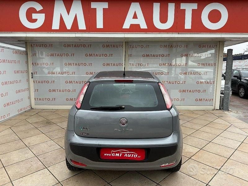 Usata Fiat Grande Punto 78 CV (57 kW) 2012 Grigio Utilitaria