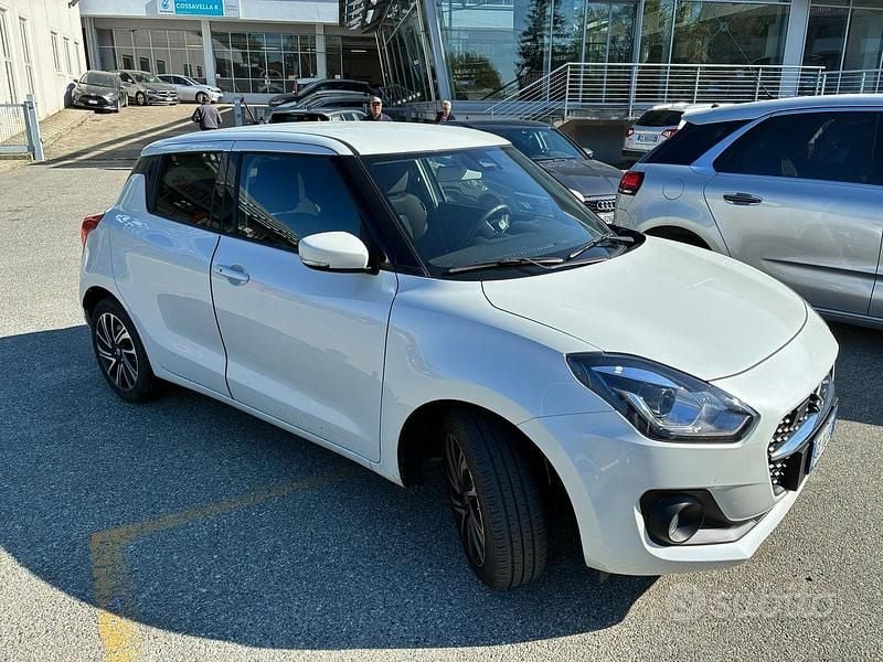 Usado Suzuki Swift 83 CV (61 kW) 2022 Utilitario