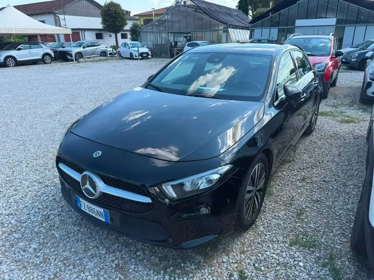 Usata Mercedes A180 116 CV (85 kW) 2020 Nero Berlina