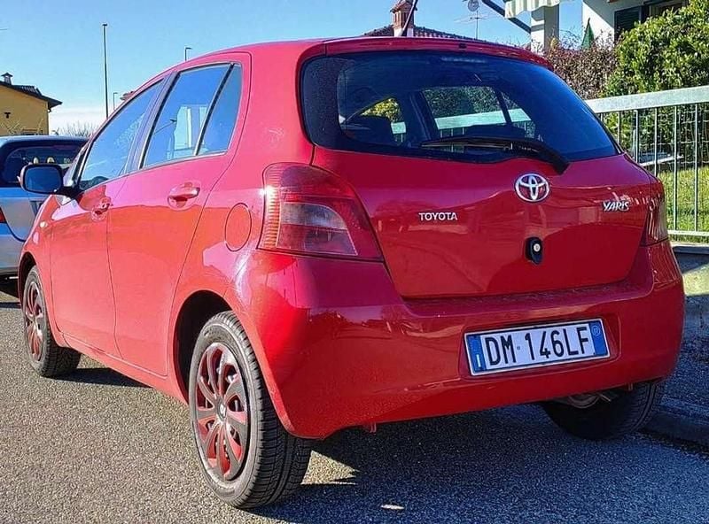 Usata Toyota Yaris Luna 87 CV (63 kW) 2007 Berlina