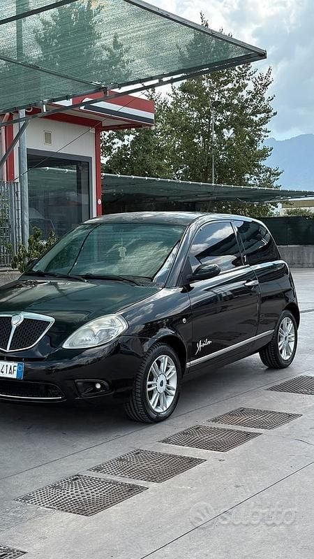 Usata Lancia Ypsilon 75 CV (55 kW) 2007 Nero Utilitaria