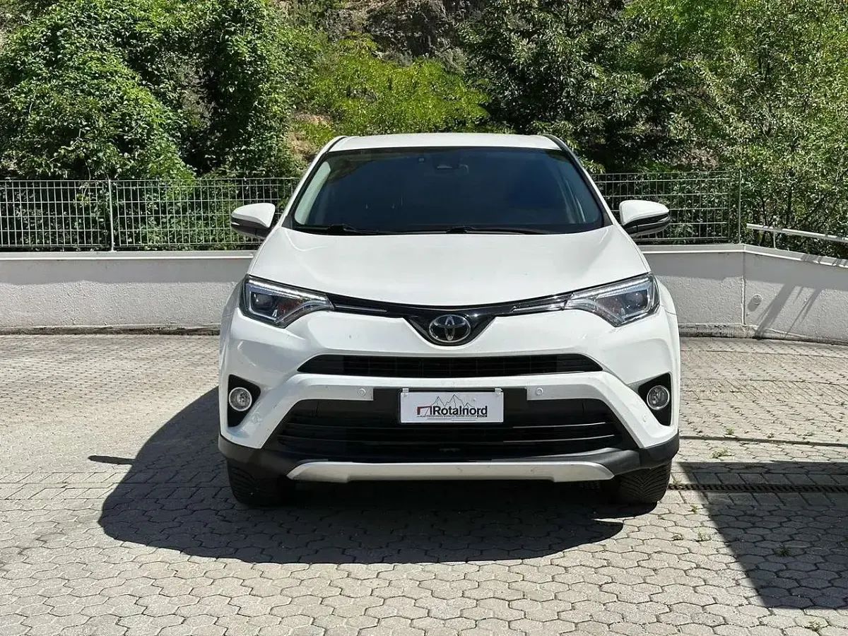 Usata Toyota RAV4 143 CV (105 kW) 2016 Bianco SUV