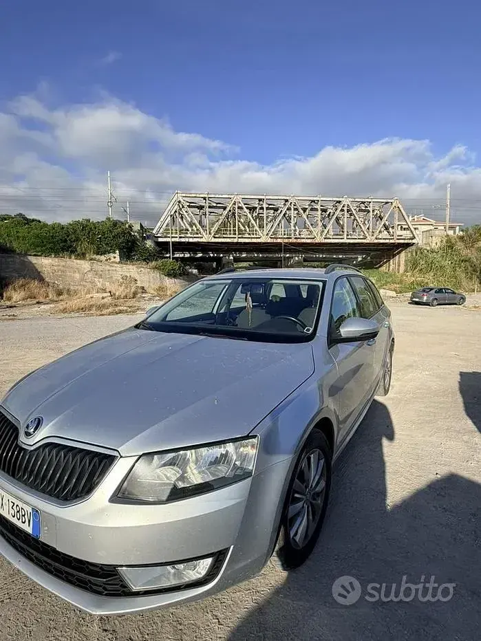 Usata Skoda Octavia 110 CV (80 kW) 2012 Grigio Station wagon