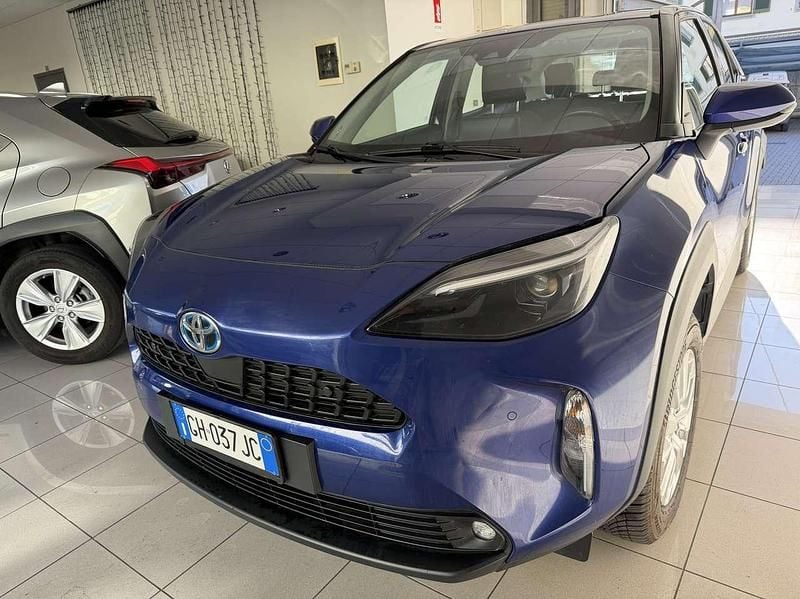 Usata Toyota Yaris Cross Active 92 CV (67 kW) 2021 Blu/azzurro SUV