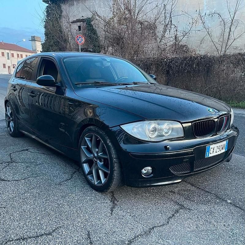 Nero Usata 2005 BMW 120 Due volumi | 4000 € - Immagine 1/4