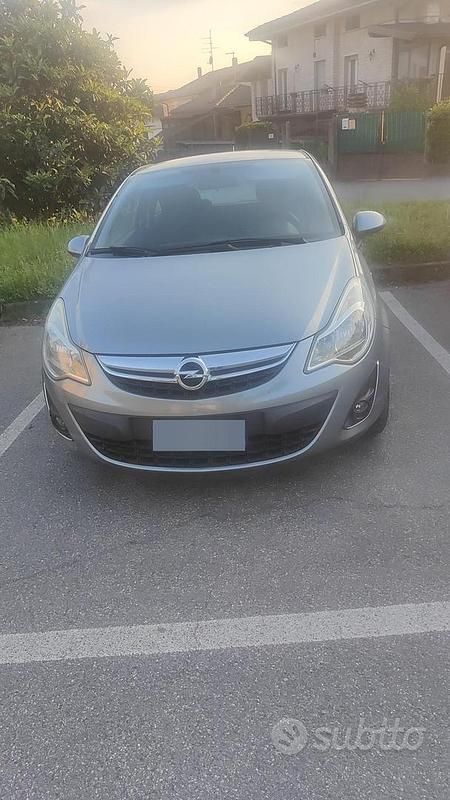 Usata Opel Corsa 75 CV (55 kW) 2011 Grigio Utilitaria