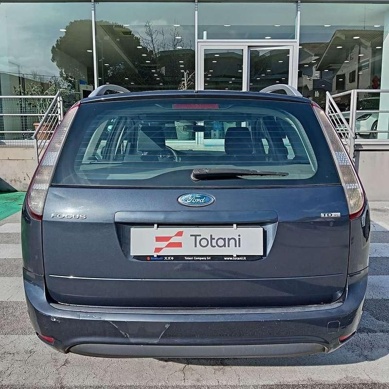 Usata Ford Focus Titanium 90 CV (66 kW) 2009 Grigio Station wagon