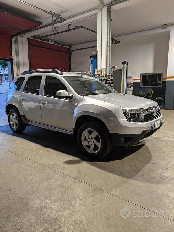 Usata Dacia Duster 110 CV (80 kW) 2010 Grigio SUV