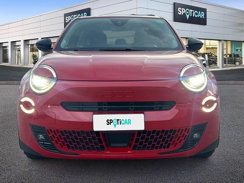 Usata Fiat 600 Red 114 kW (156 CV) 2023 Rosso SUV