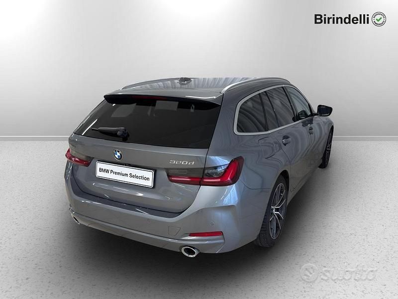 Usata BMW 320e 190 CV (139 kW) 2023 Grigio Station wagon