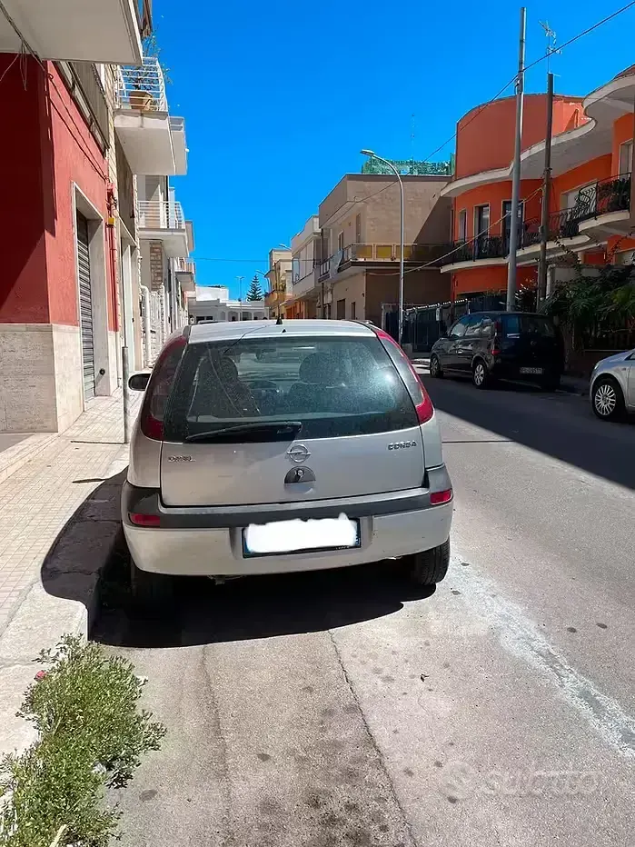 Usata Opel Corsa 58 CV (42 kW) 2003 Grigio Utilitaria