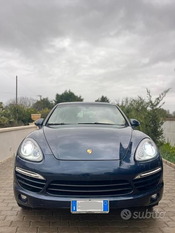 Usata Porsche Cayenne 239 CV (175 kW) 2011 Bianco SUV