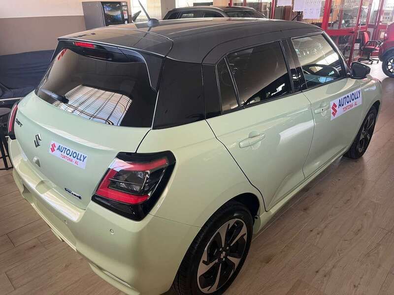 Usata Suzuki Swift 83 CV (61 kW) 2024 Rosso Utilitaria