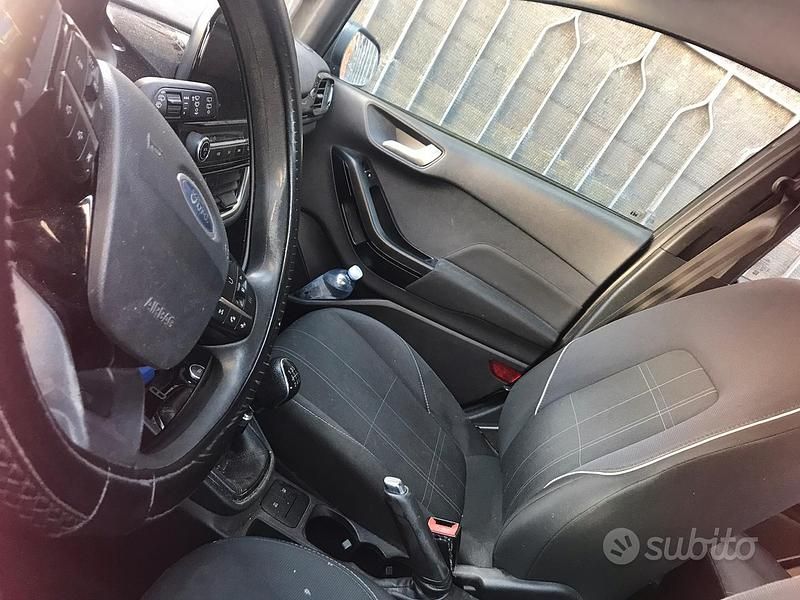 Usata Ford Fiesta 2017 Grigio Utilitaria