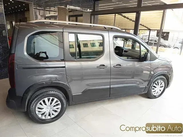 Begagnad Peugeot Rifter Active 102 HK (75 kW) 2019 Grå Minibuss