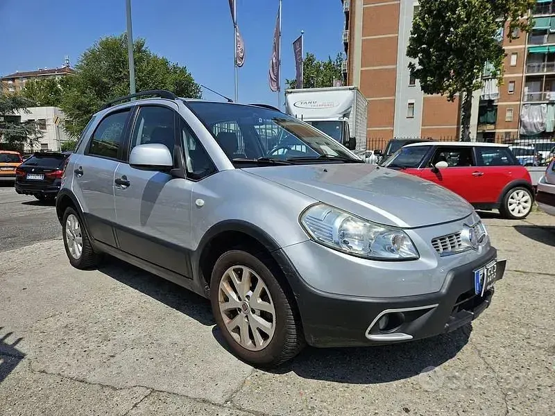 Usata Fiat Sedici Emotion 120 CV (88 kW) 2010 Grigio SUV