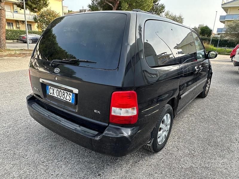 Usata Kia Carnival 144 CV (105 kW) 2005 Nero Monovolume