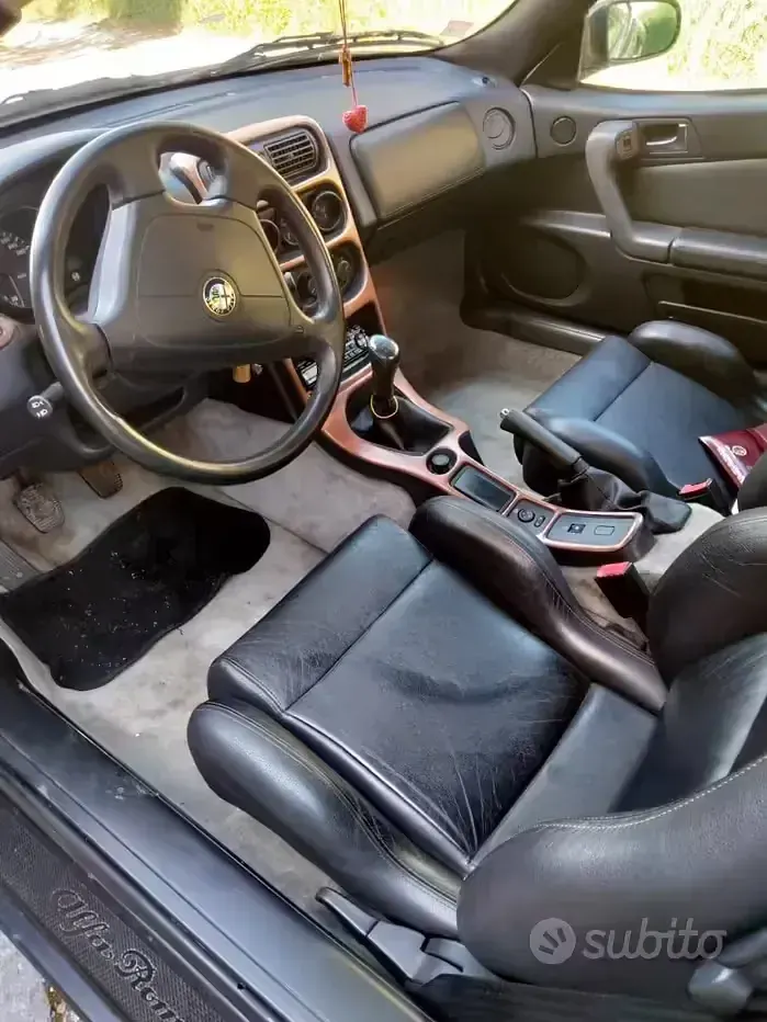 Begagnad Alfa Romeo GTV 130 HK (95 kW) 1996 Svart Sportkupé