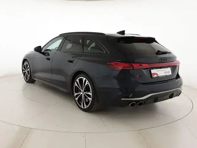 Usata Audi S5 Sport 367 CV (269 kW) 2025 5u blu firmamento metallizzato Station wagon