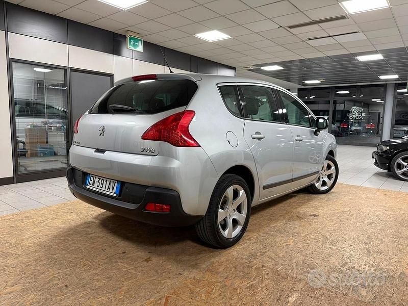 Usata Peugeot 3008 Business-Line 115 CV (84 kW) 2014 Grigio Station wagon