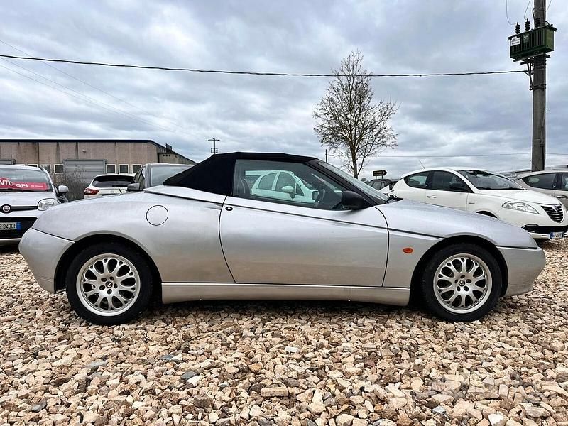 Usata Alfa Romeo Spider 149 CV (109 kW) 1997 Grigio Cabrio