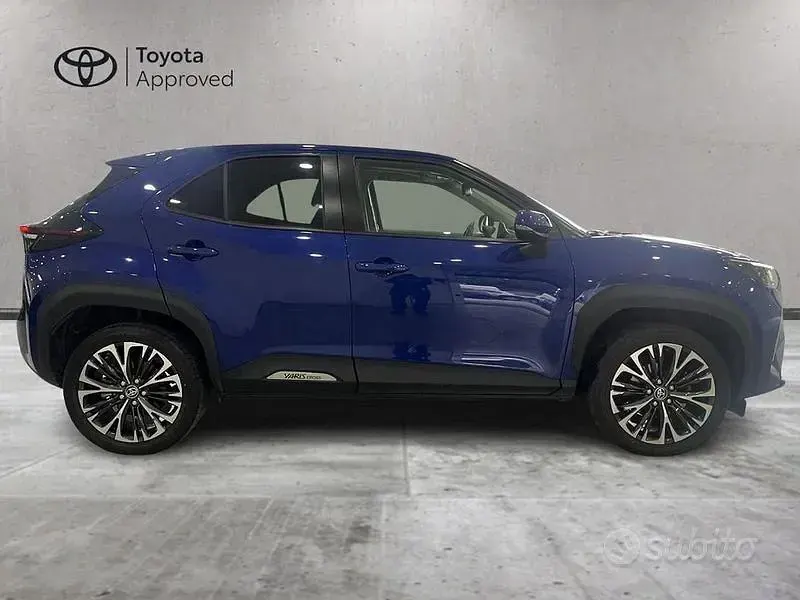 Usata Toyota Yaris Cross Lounge 116 CV (85 kW) 2022 Blu SUV