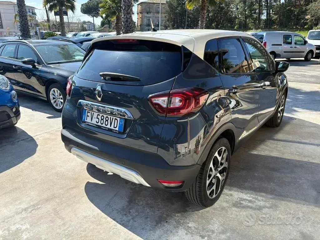 Usata Renault Captur 90 CV (66 kW) 2019 Bluazzurro SUV